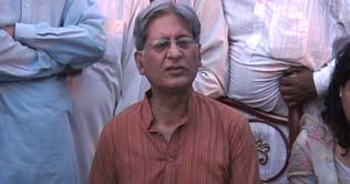 Aitzaz urges government to register case against Musharraf